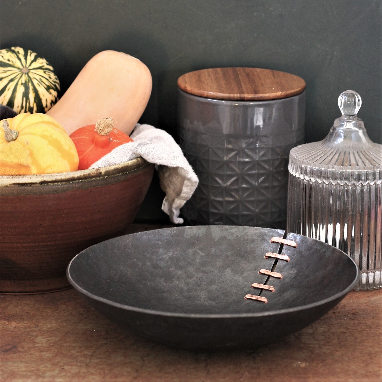 Iron Bowl with Copper Staples (24cm / 9.5") Coach House