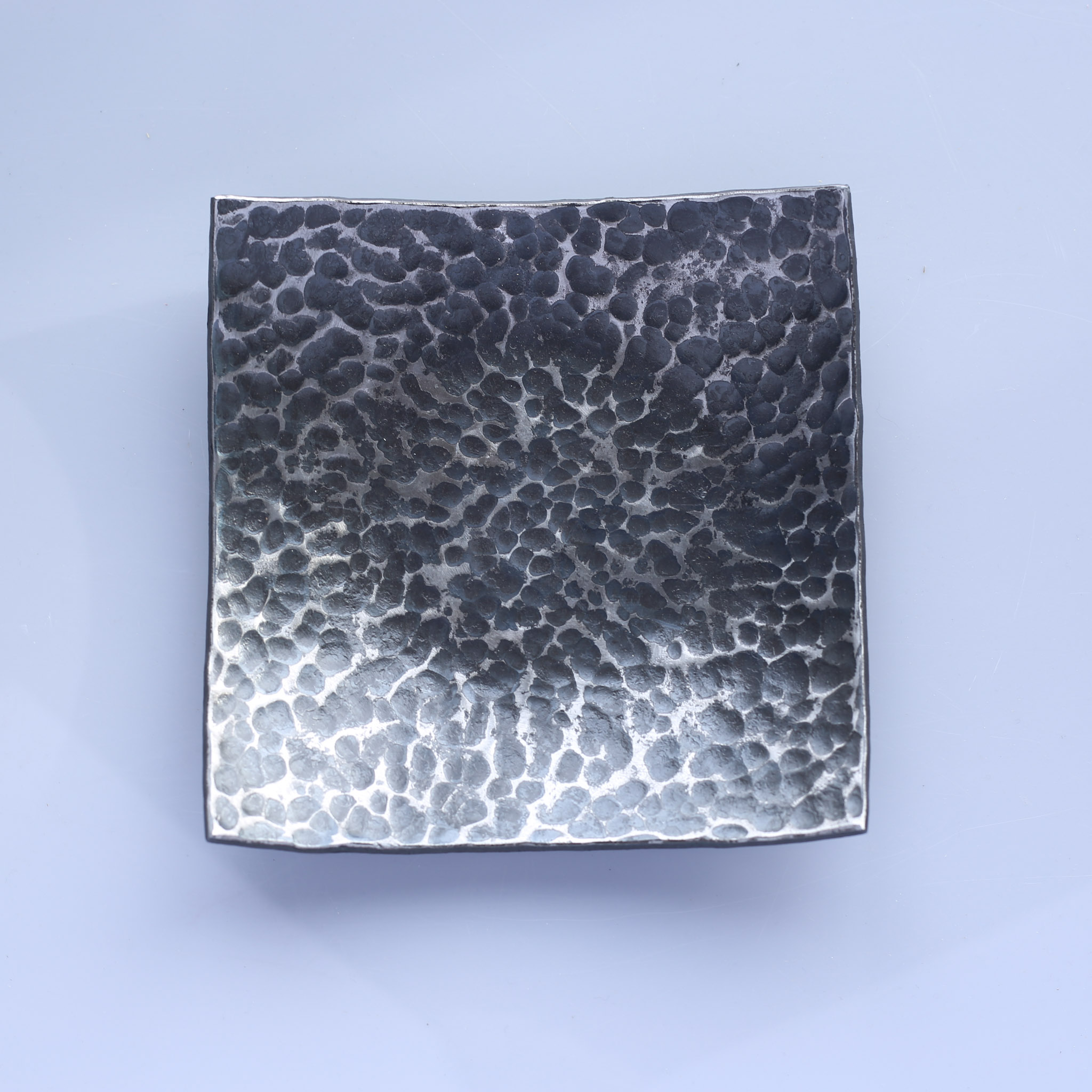 Hammered Dot Iron Dish – Curved Square Design - Image 3