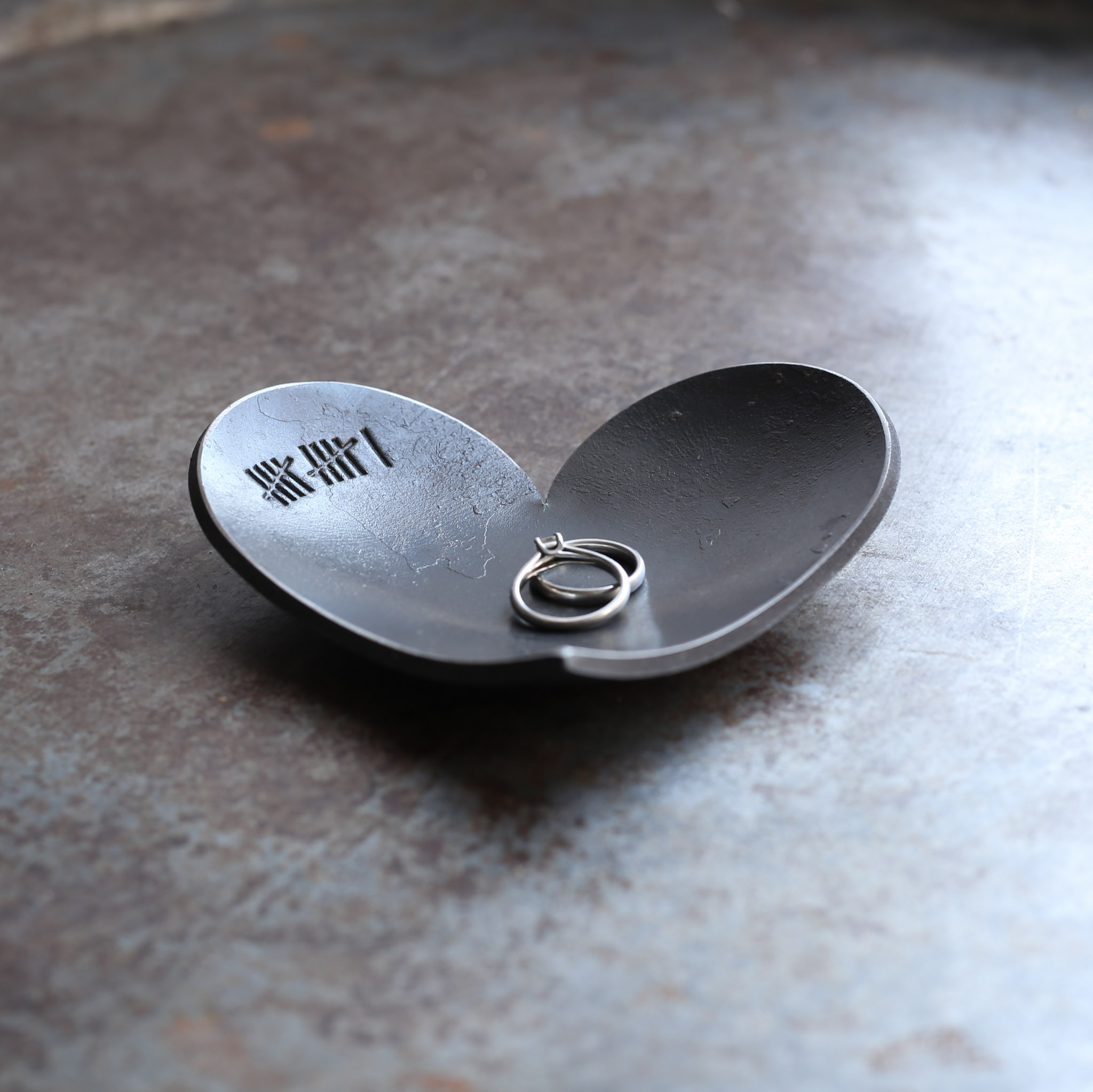 Personalised 11th Anniversary Smooth Dish - Image 6