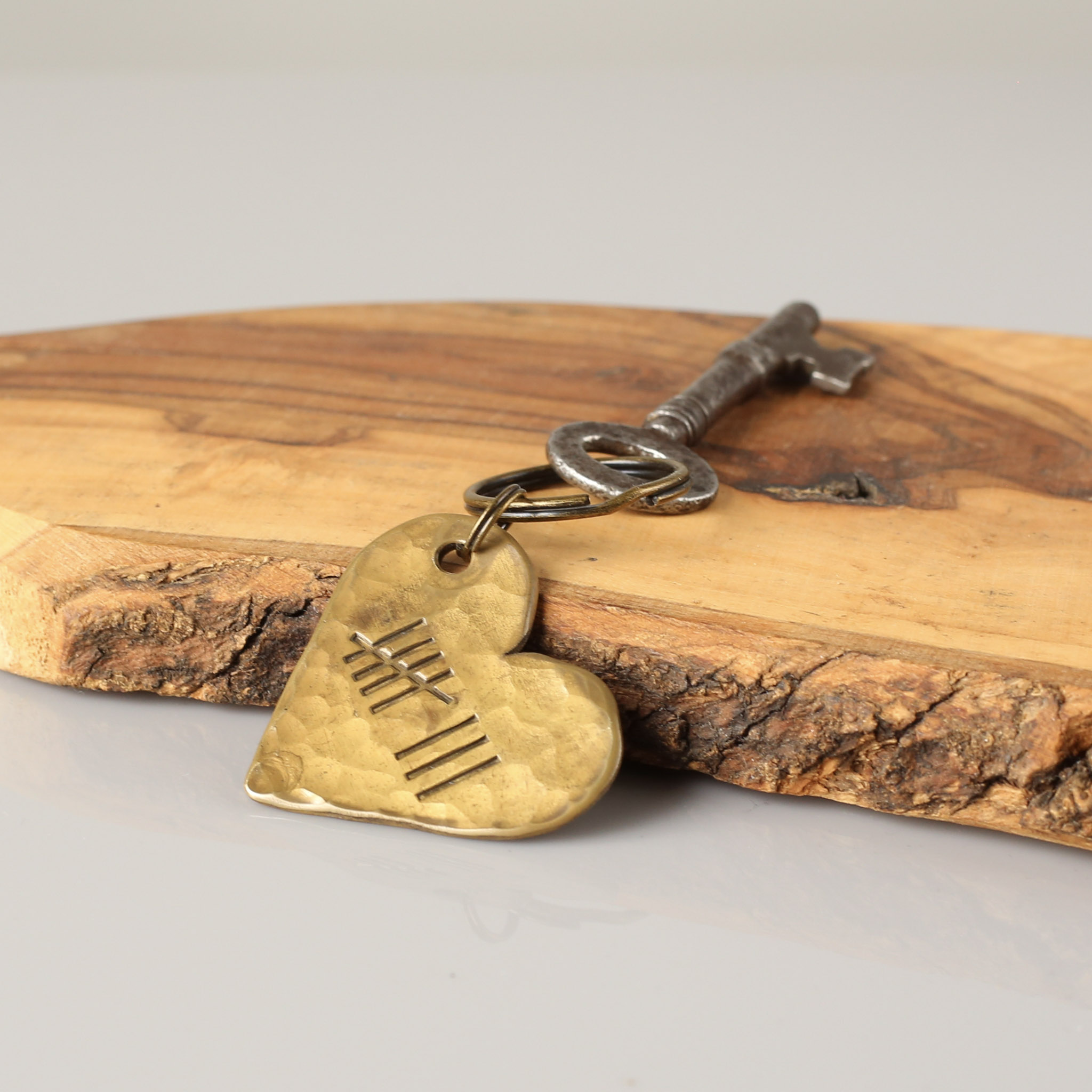 8th Anniversary Bronze Heart Keyring - Image 3