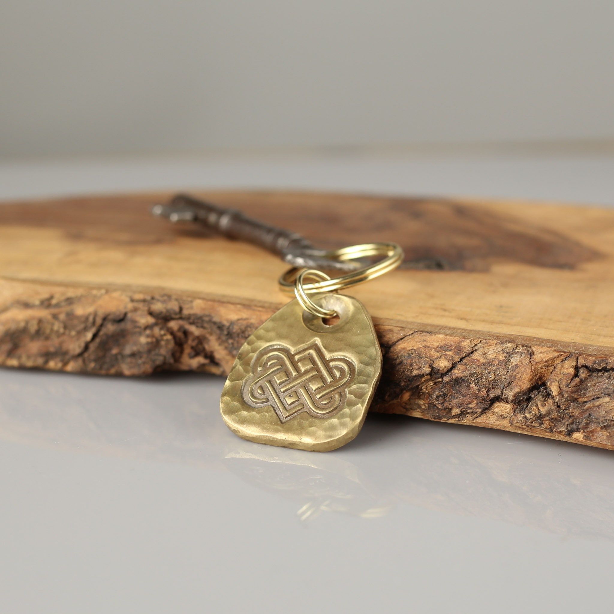 21st Anniversary Brass Celtic Keyring. - Image 3