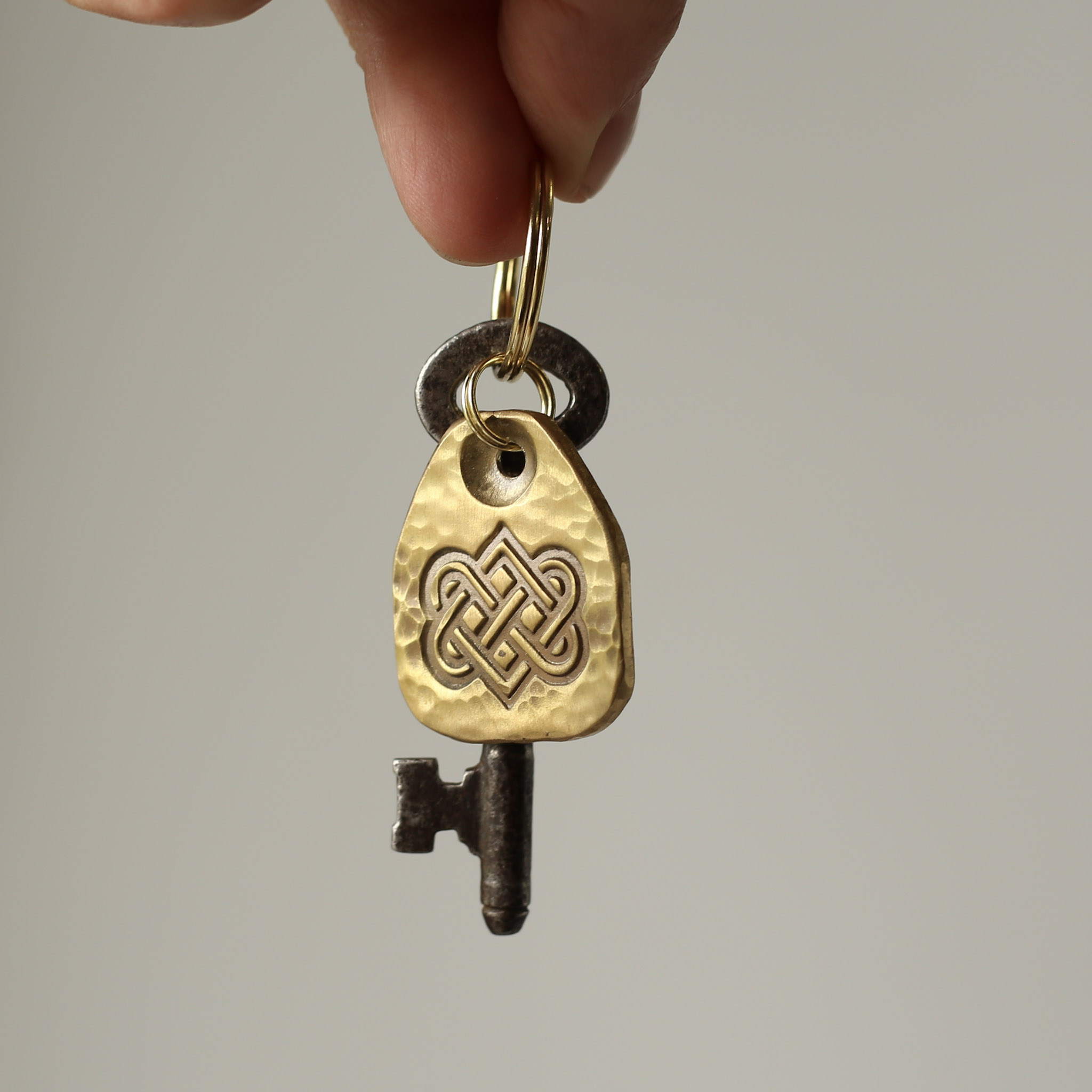 21st Anniversary Brass Celtic Keyring. - Image 4